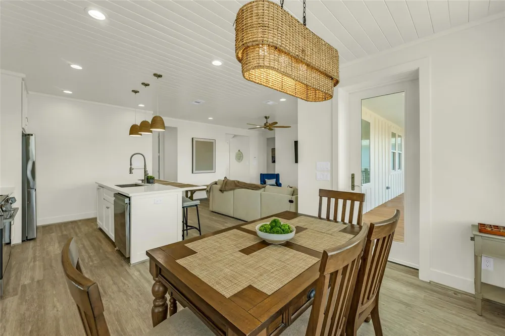 2200 Crab Street Crystal Beach, TX 77650