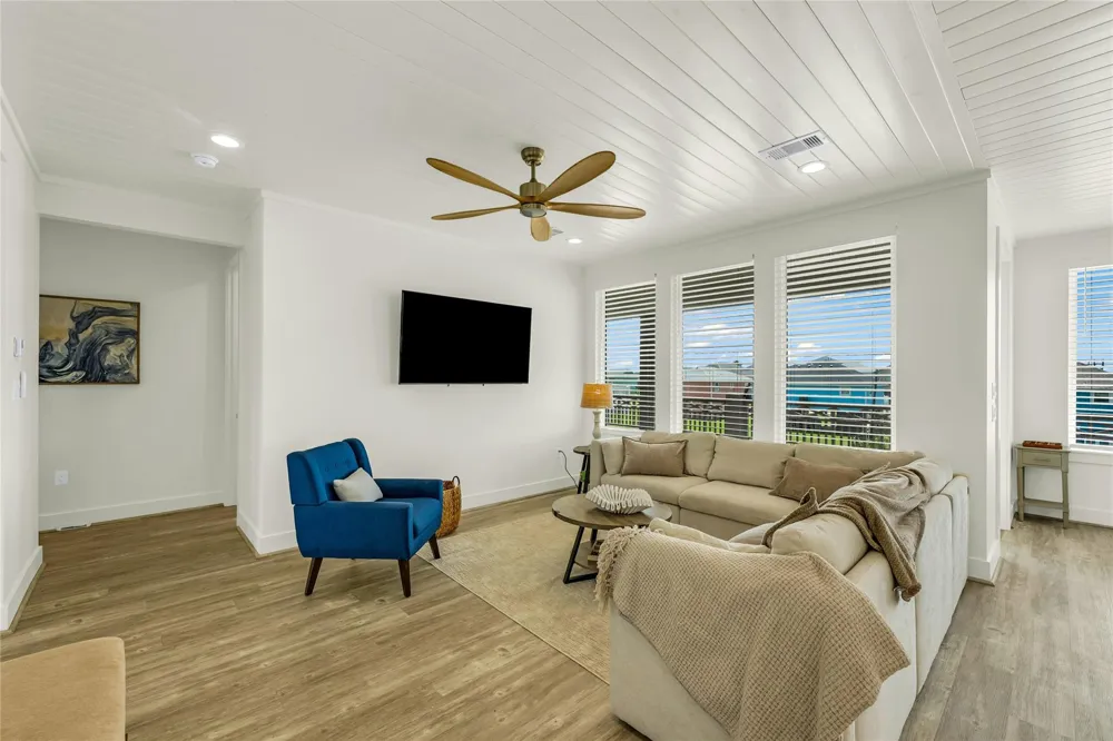 2200 Crab Street Crystal Beach, TX 77650