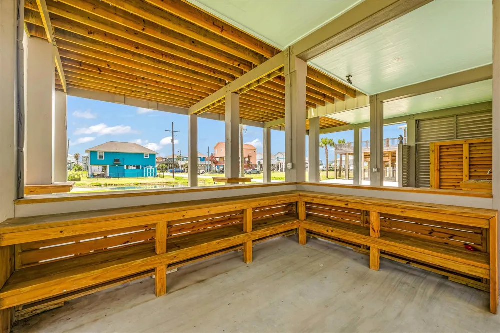 2200 Crab Street Crystal Beach, TX 77650