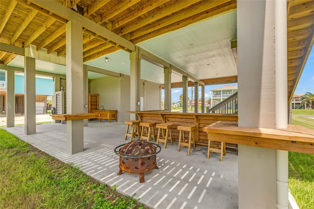 2200 Crab Street Crystal Beach, TX 77650