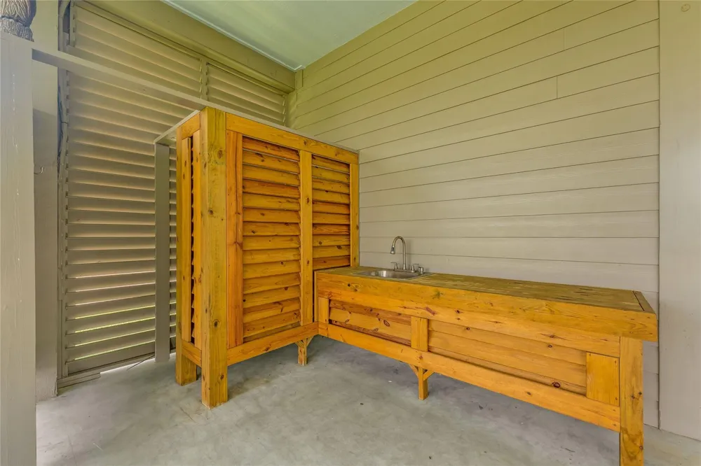 2200 Crab Street Crystal Beach, TX 77650