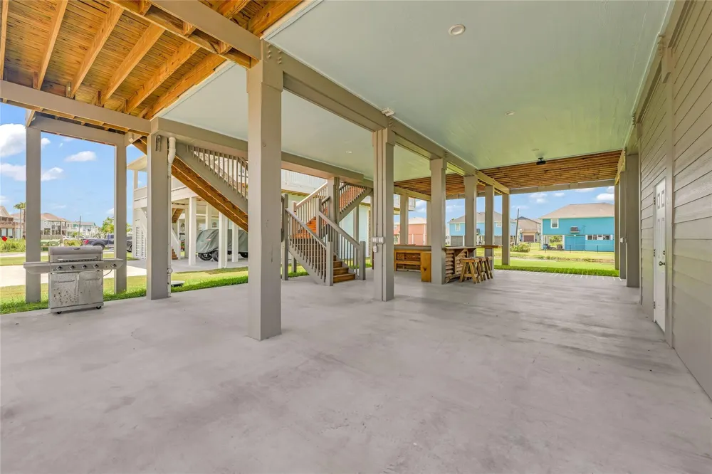 2200 Crab Street Crystal Beach, TX 77650