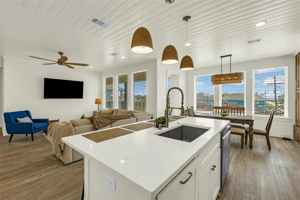 2200 Crab Street Crystal Beach, TX 77650
