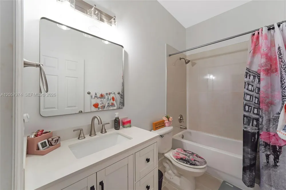 8897 SW 225th St Cutler Bay, FL 33190