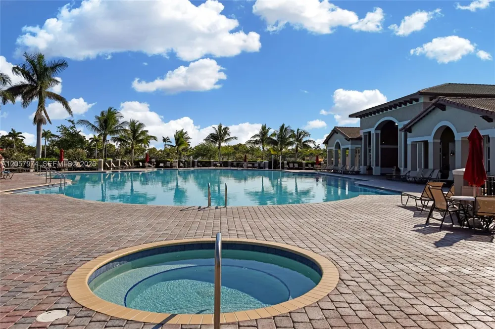 8897 SW 225th St Cutler Bay, FL 33190