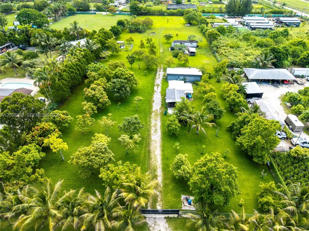 16650 SW 208th  St Miami, FL 33187