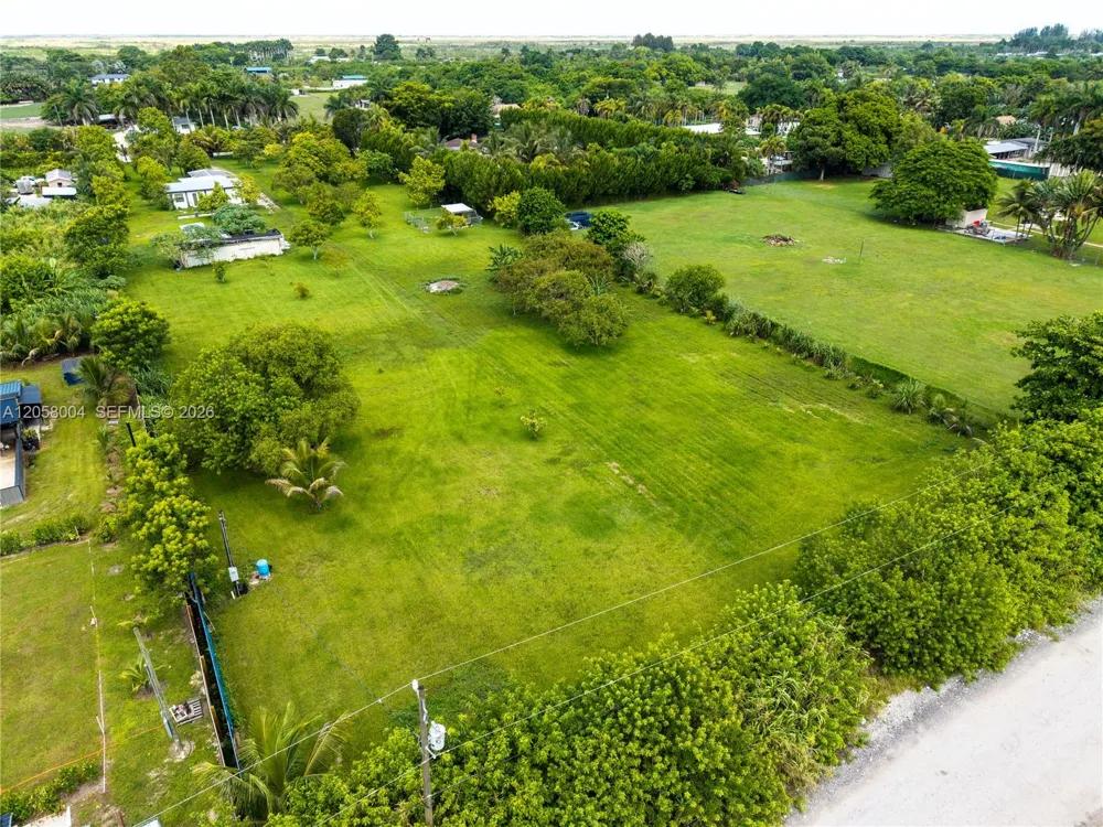 16650 SW 208th  St Miami, FL 33187