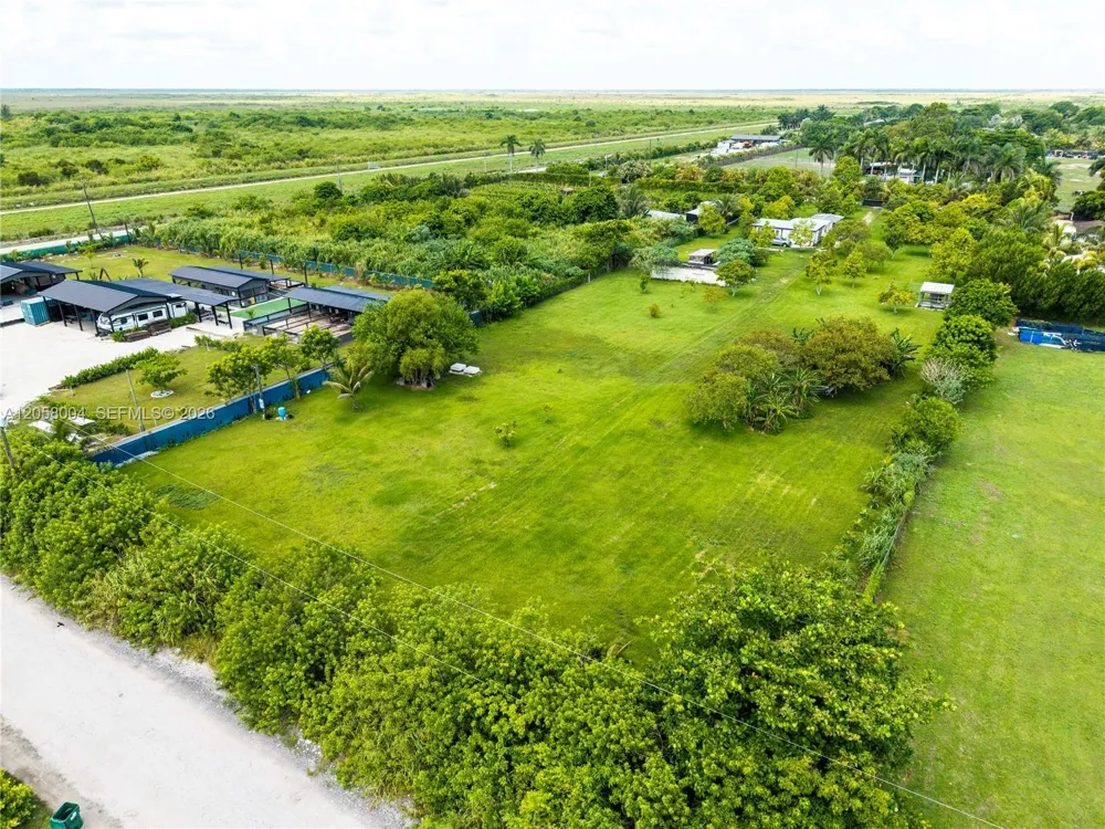 16650 SW 208th  St Miami, FL 33187