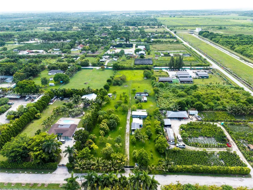16650 SW 208th  St Miami, FL 33187