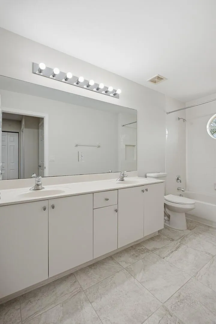 8895 CHESTNUT RIDGE WAY Boynton Beach, FL 33473