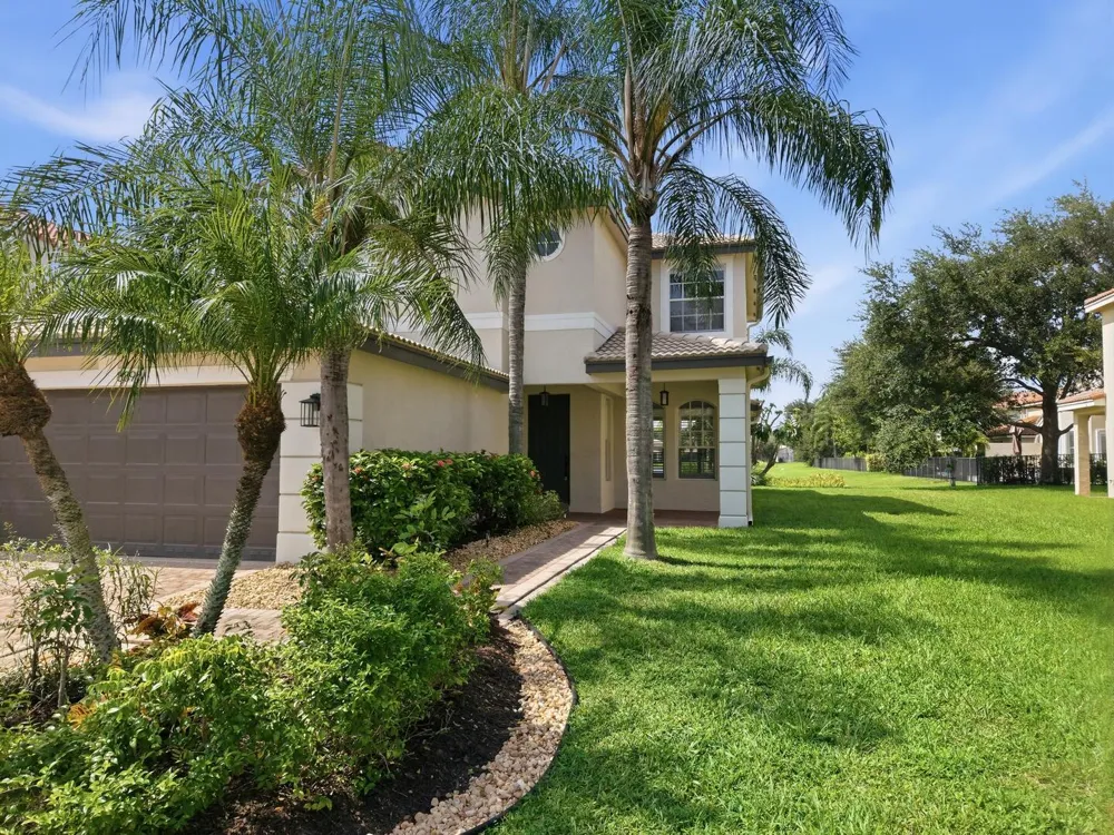 8895 CHESTNUT RIDGE WAY Boynton Beach, FL 33473