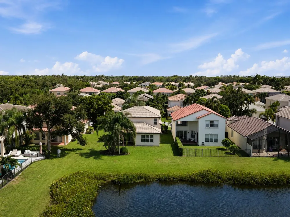 8895 CHESTNUT RIDGE WAY Boynton Beach, FL 33473