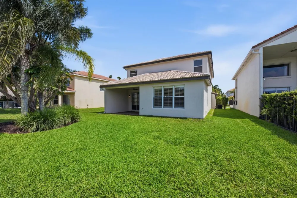 8895 CHESTNUT RIDGE WAY Boynton Beach, FL 33473