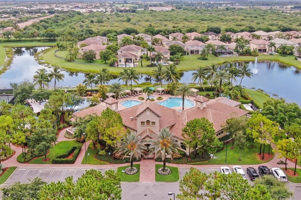 8895 CHESTNUT RIDGE WAY Boynton Beach, FL 33473