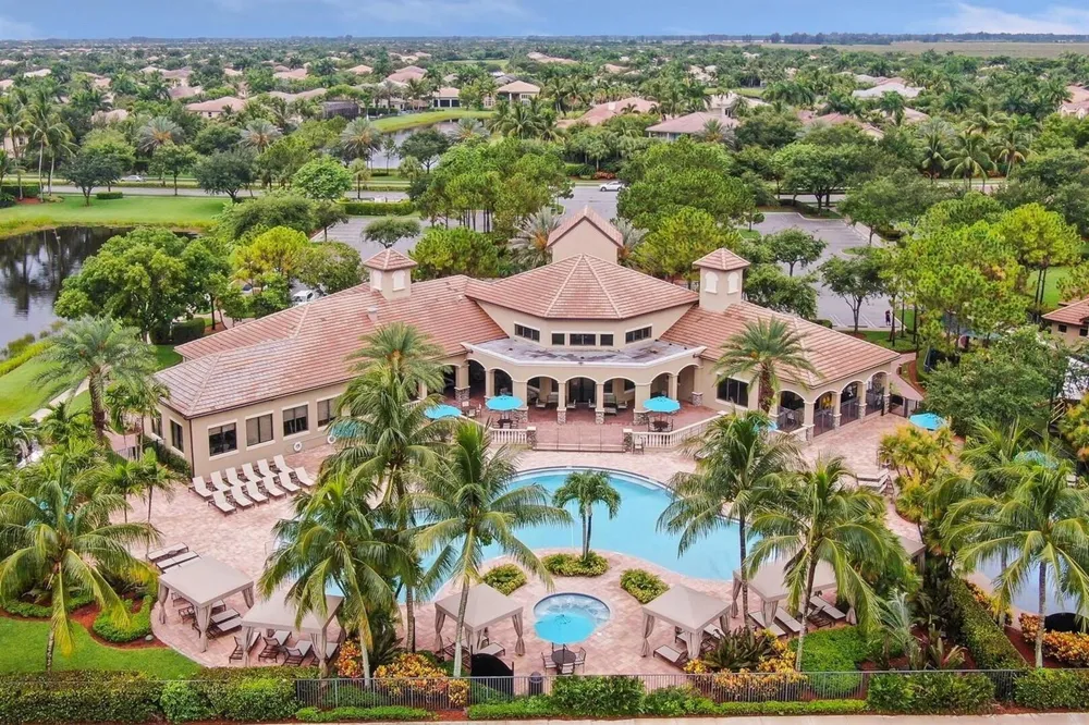 8895 CHESTNUT RIDGE WAY Boynton Beach, FL 33473