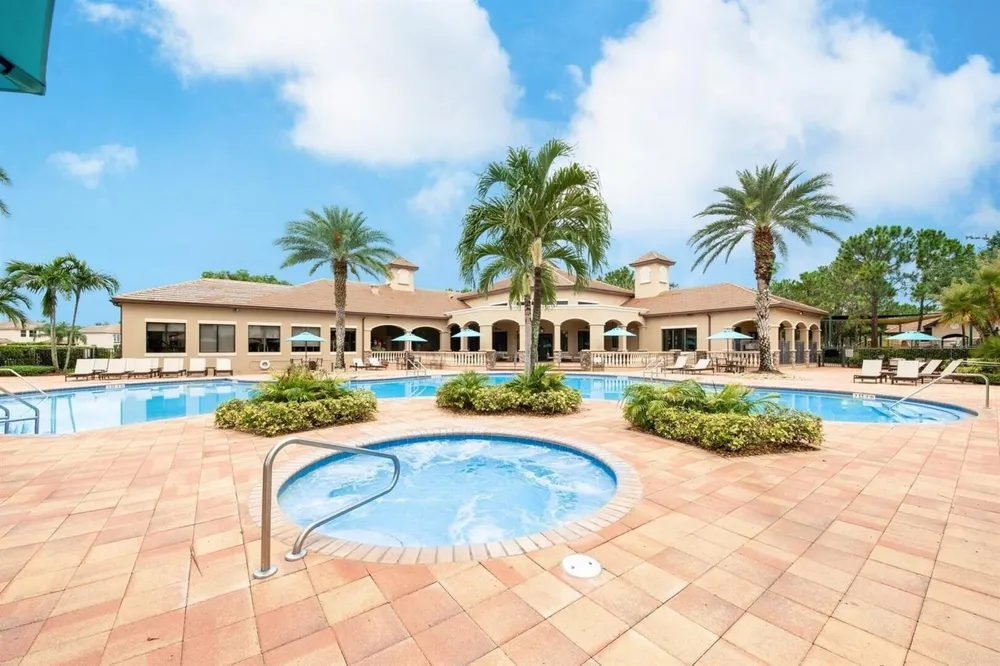 8895 CHESTNUT RIDGE WAY Boynton Beach, FL 33473