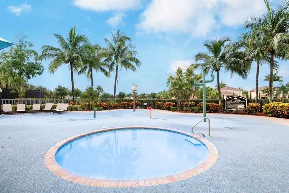 8895 CHESTNUT RIDGE WAY Boynton Beach, FL 33473