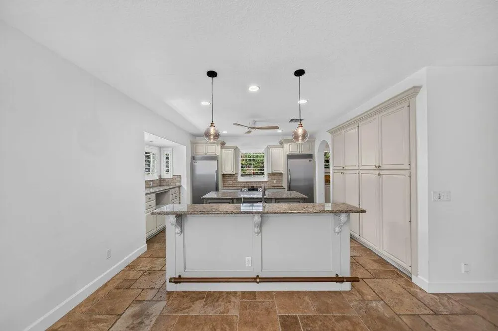 15 W HIGH POINT ROAD Sewalls Point, FL 34996