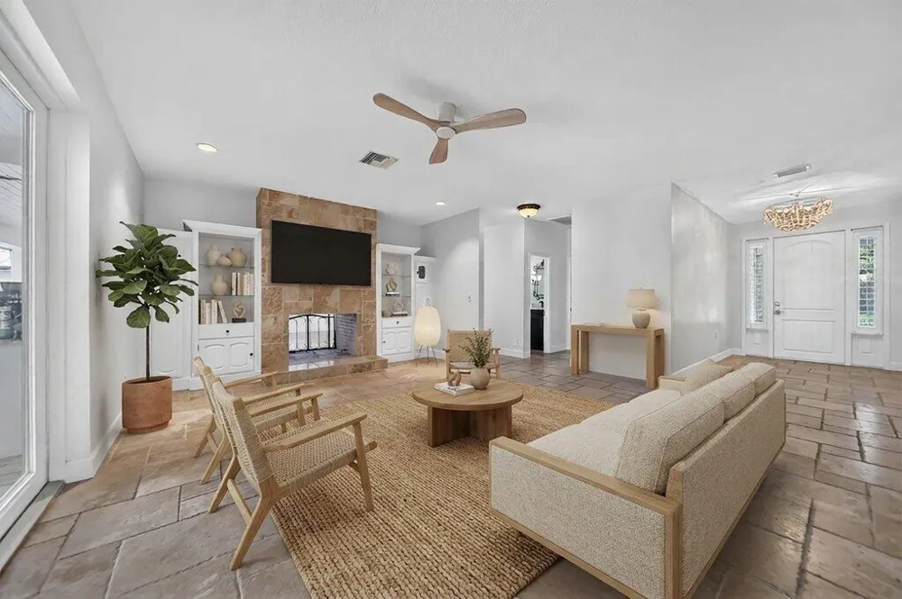 15 W HIGH POINT ROAD Sewalls Point, FL 34996