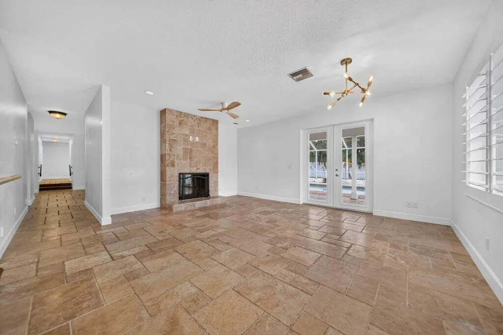 15 W HIGH POINT ROAD Sewalls Point, FL 34996