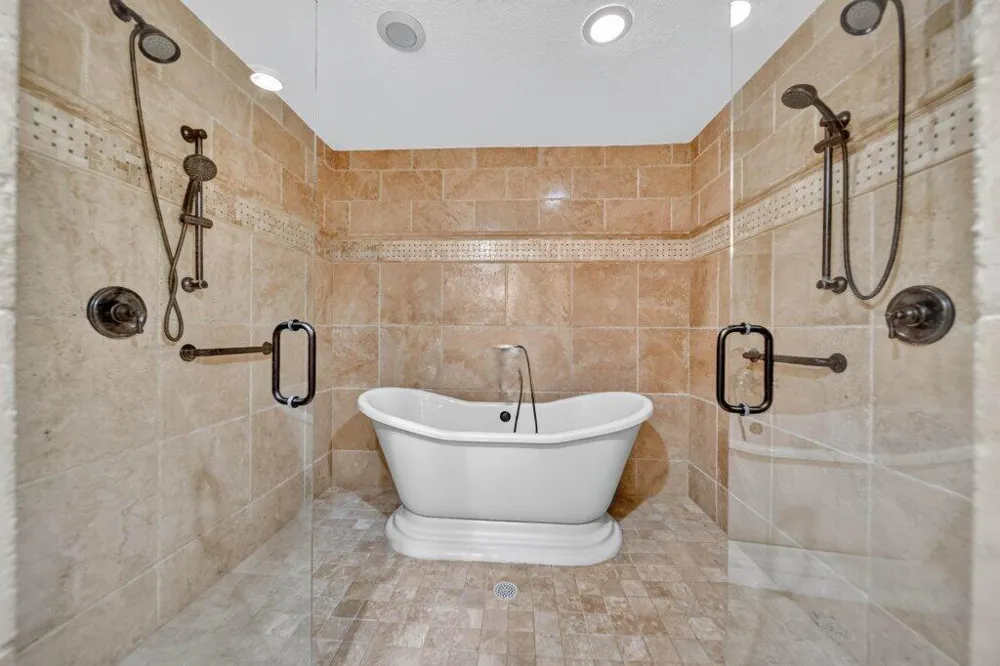 15 W HIGH POINT ROAD Sewalls Point, FL 34996