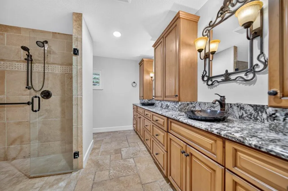 15 W HIGH POINT ROAD Sewalls Point, FL 34996
