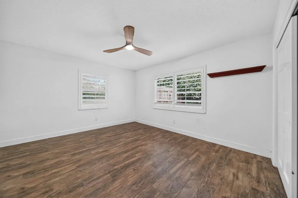 15 W HIGH POINT ROAD Sewalls Point, FL 34996