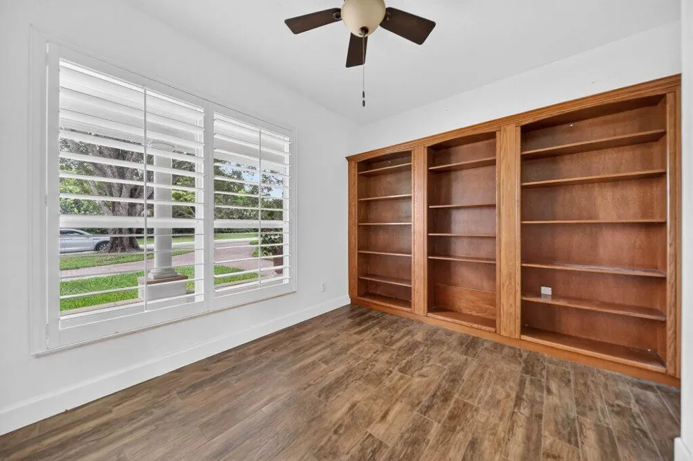 15 W HIGH POINT ROAD Sewalls Point, FL 34996