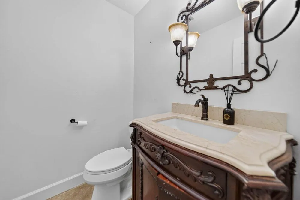 15 W HIGH POINT ROAD Sewalls Point, FL 34996