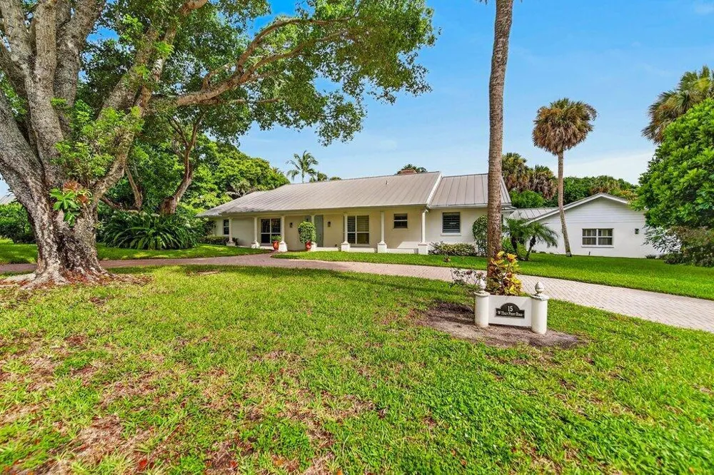 15 W HIGH POINT ROAD Sewalls Point, FL 34996