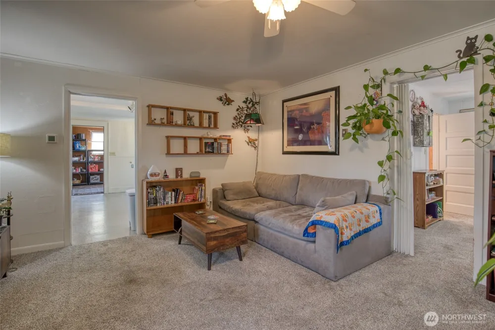 1021 W Stockwell Street Aberdeen, WA 98520