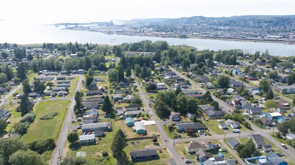 1021 W Stockwell Street Aberdeen, WA 98520