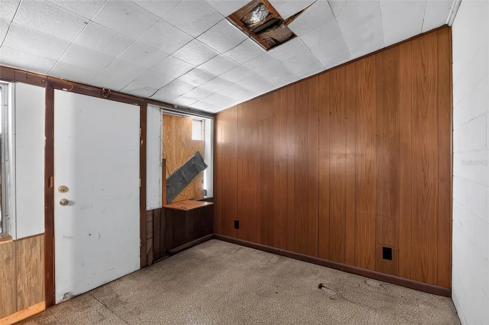 6120 W RIDGEWOOD AVENUE Orlando, FL 32835