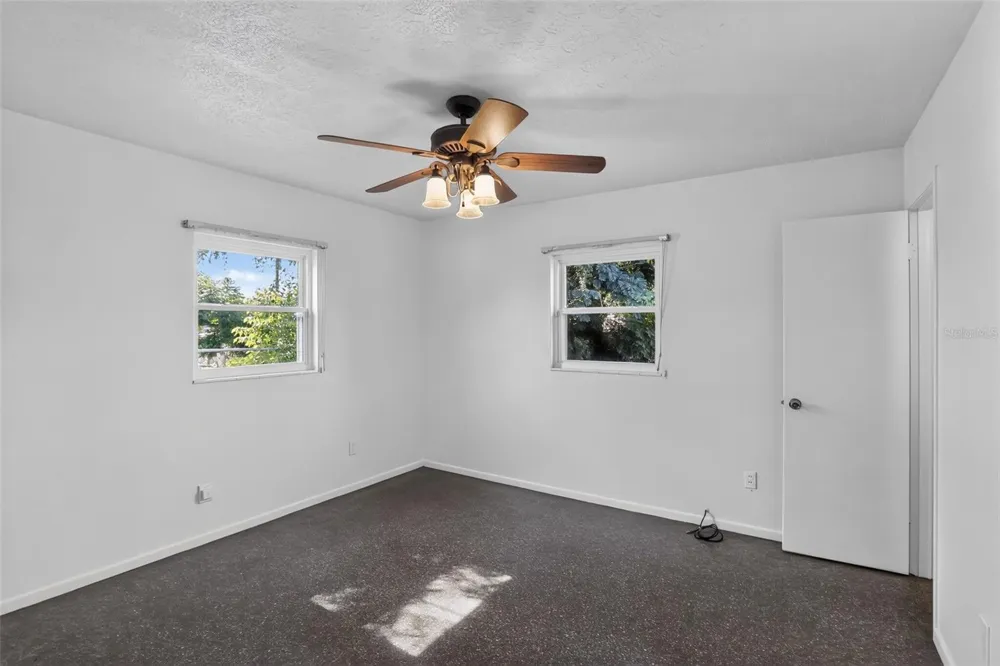 6120 W RIDGEWOOD AVENUE Orlando, FL 32835