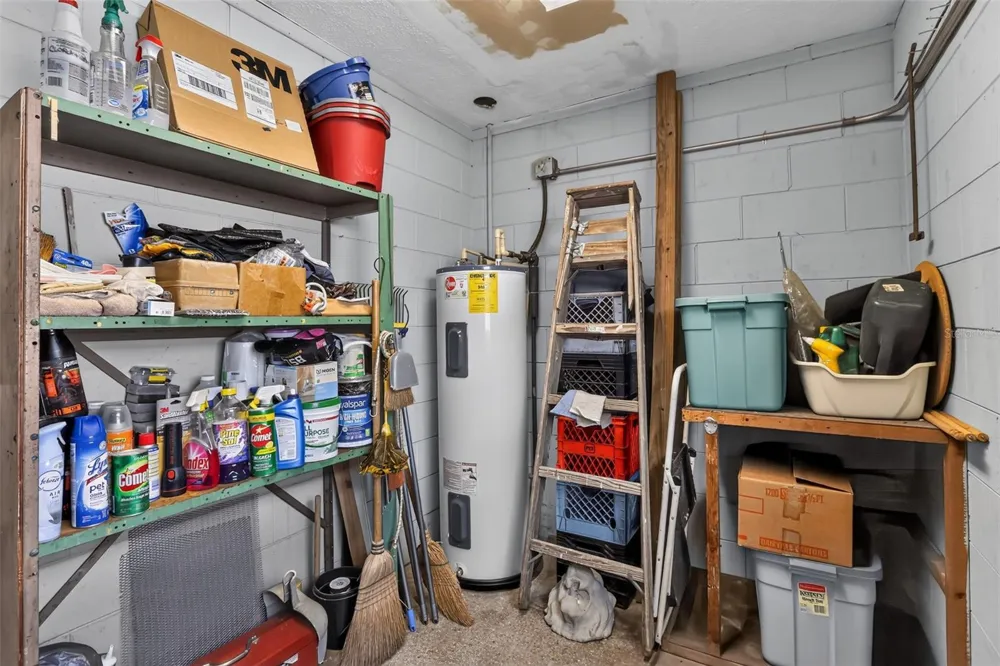 6120 W RIDGEWOOD AVENUE Orlando, FL 32835