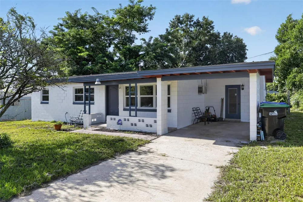 6120 W RIDGEWOOD AVENUE Orlando, FL 32835
