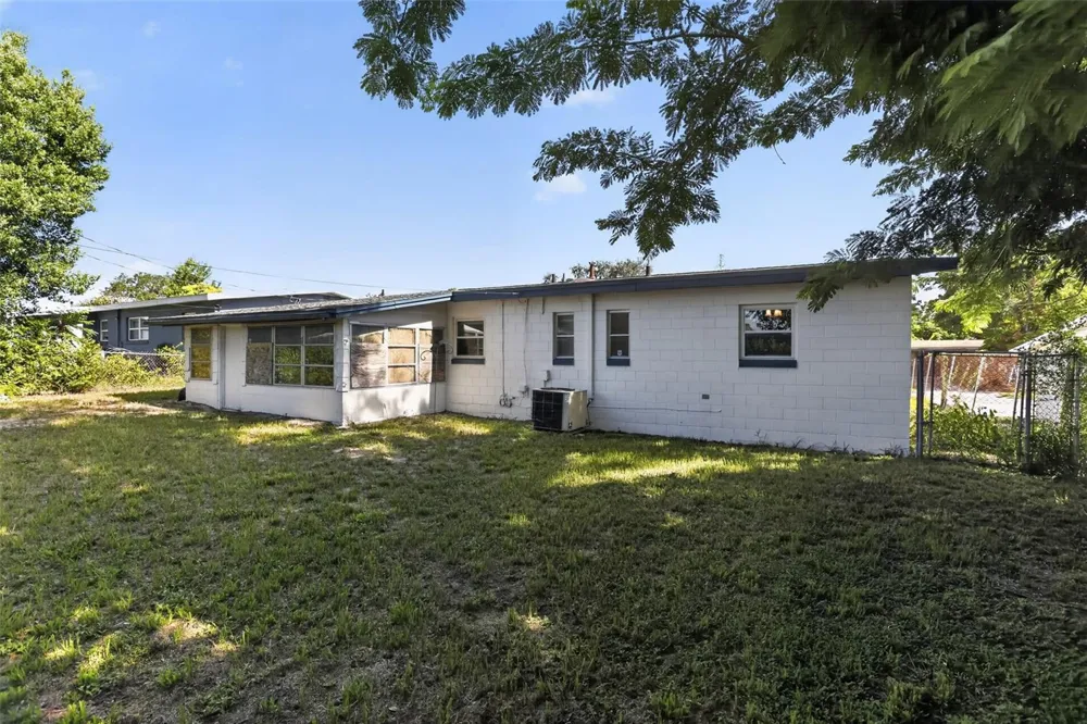 6120 W RIDGEWOOD AVENUE Orlando, FL 32835