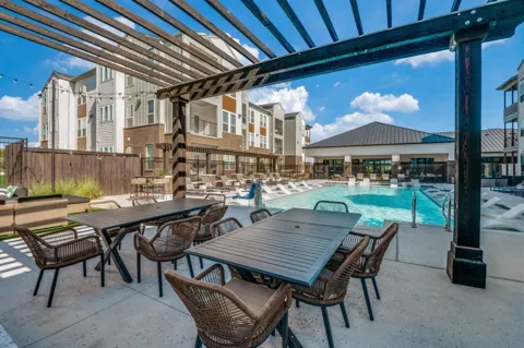 2201 Creekview Drive #1124