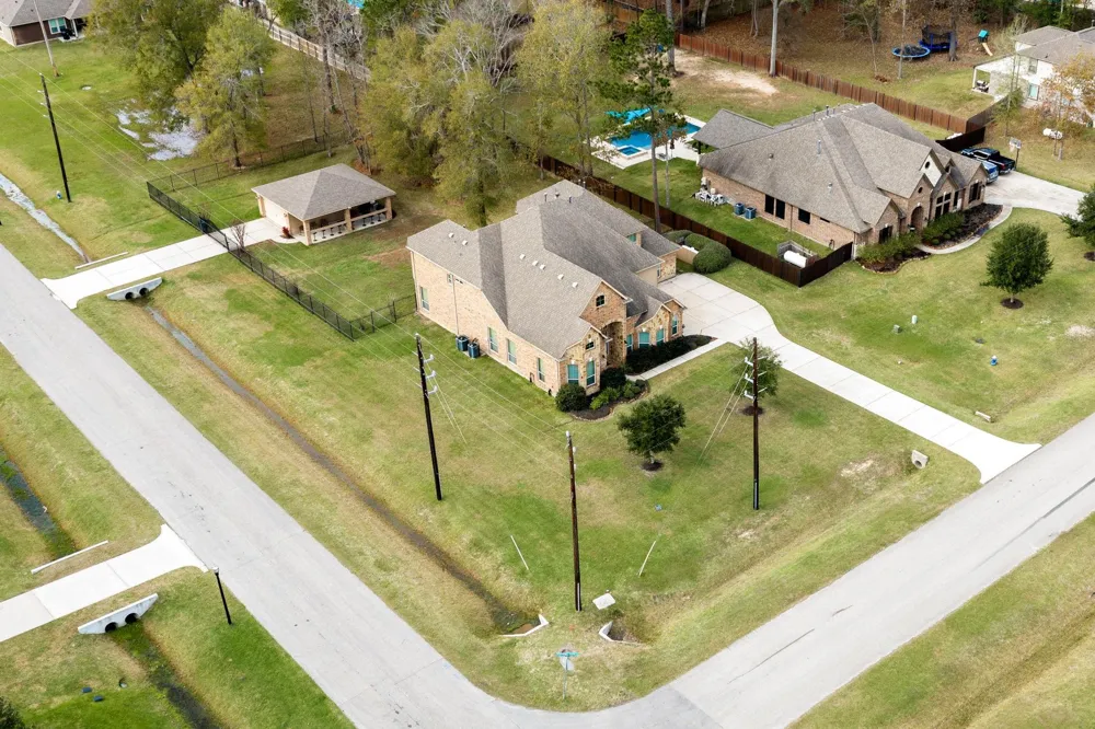 28503 Riverside Crest Lane Huffman, TX 77336