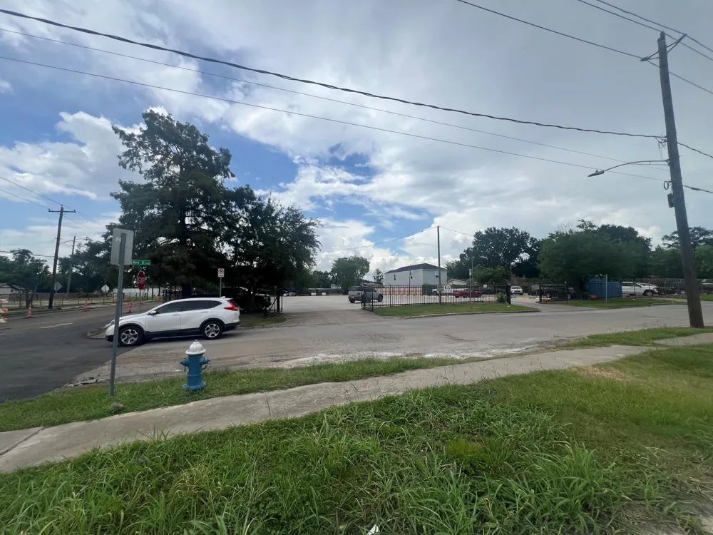 408 75th Street Houston, TX 77011