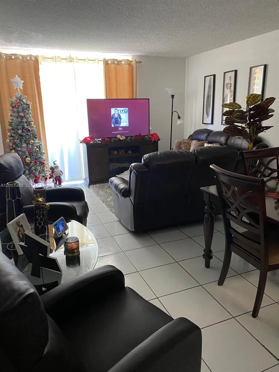 10000 NW 80th Ct #2357 Hialeah Gardens, FL 33016