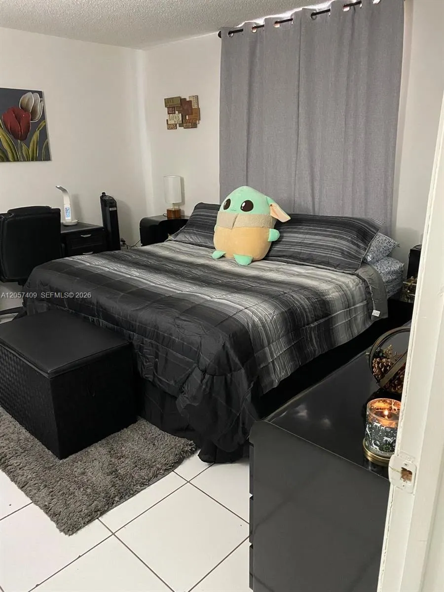 10000 NW 80th Ct #2357 Hialeah Gardens, FL 33016