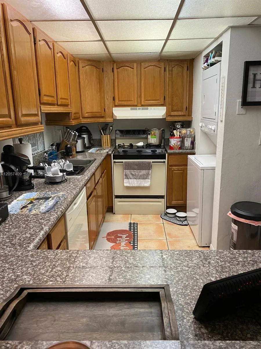 10000 NW 80th Ct #2357 Hialeah Gardens, FL 33016