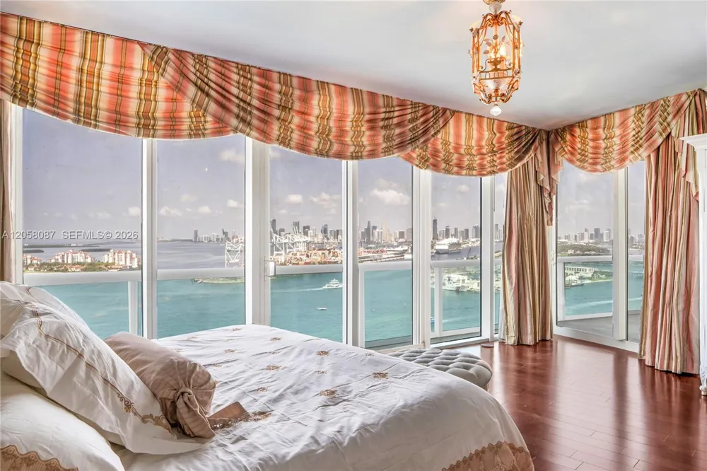 1000 S Pointe Dr #2501 Miami Beach, FL 33139
