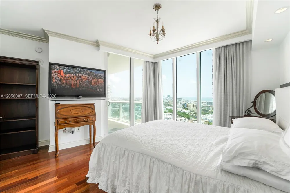 1000 S Pointe Dr #2501 Miami Beach, FL 33139