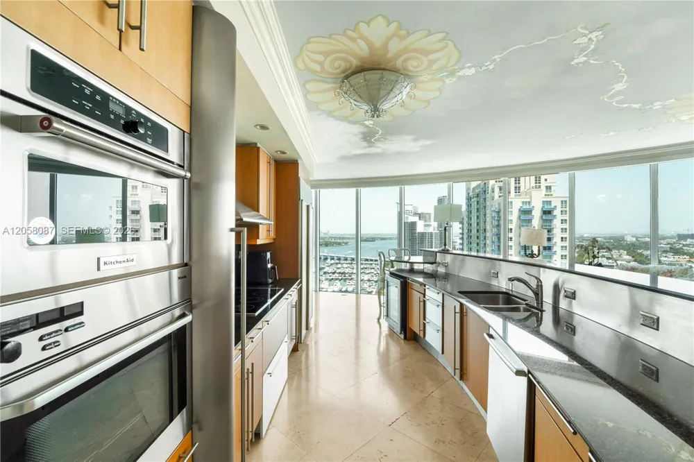 1000 S Pointe Dr #2501 Miami Beach, FL 33139