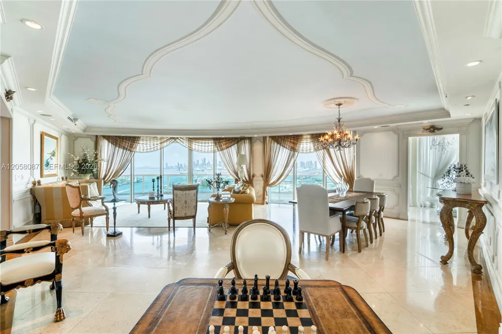 1000 S Pointe Dr #2501 Miami Beach, FL 33139