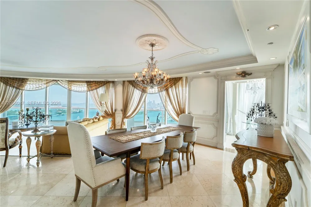 1000 S Pointe Dr #2501 Miami Beach, FL 33139