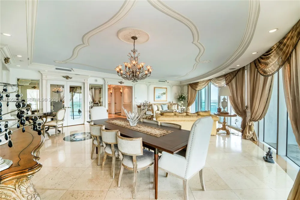1000 S Pointe Dr #2501 Miami Beach, FL 33139
