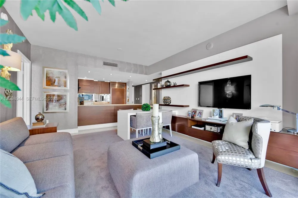 475 Brickell Ave #5013 Miami, FL 33131